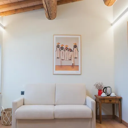 Corte Bonfiglio Colombari Bed & Breakfast 3*
