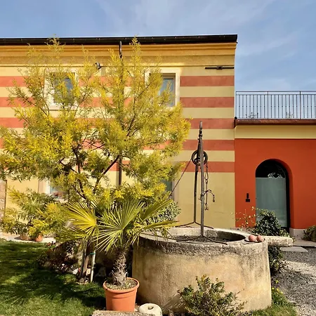 Corte Bonfiglio Colombari Bed & Breakfast 3*