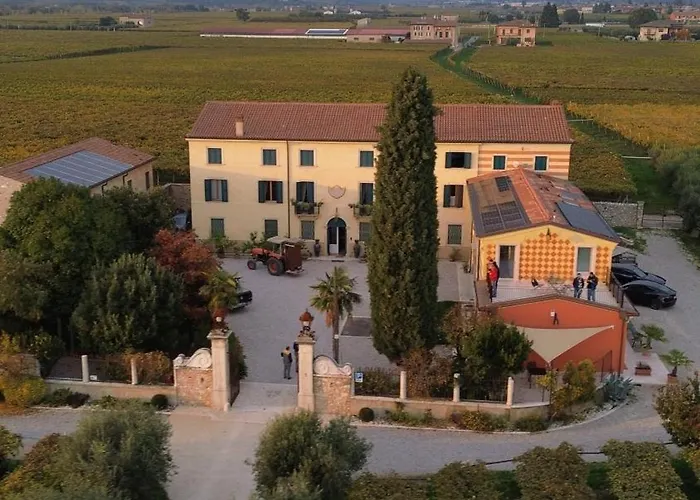 Corte Bonfiglio Colombari Bed & Breakfast Illasi